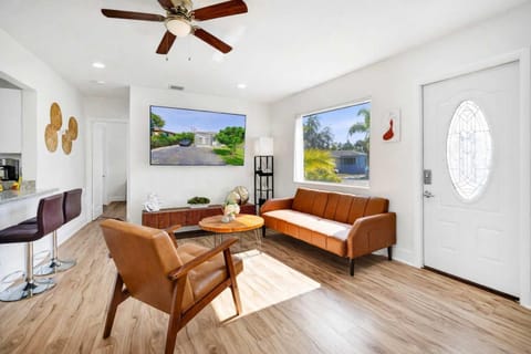 Villa Riviera Beach -4Bdr Relaxing Retreat By Viac House in Riviera Beach