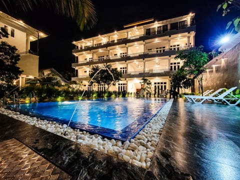 Property building, Pool view, Swimming pool