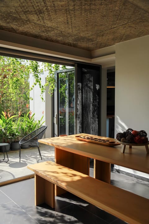 Patio, Day, Seating area