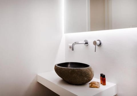 Bathroom, Decorative detail