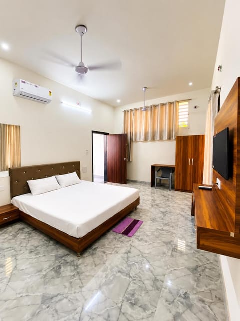 Bed, View (from property/room), Bedroom