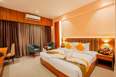 Bed, TV and multimedia, Photo of the whole room, Seating area, Bedroom, air conditioner