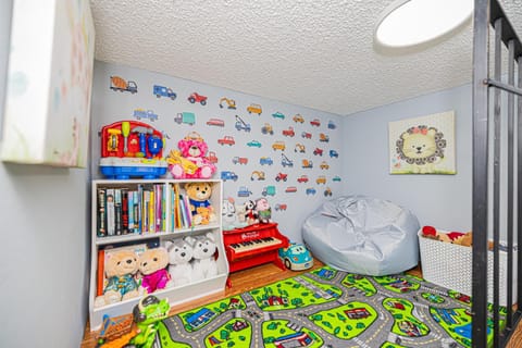 Family and Business Friendly Home near Great Mall & BART - 2640 House in Milpitas