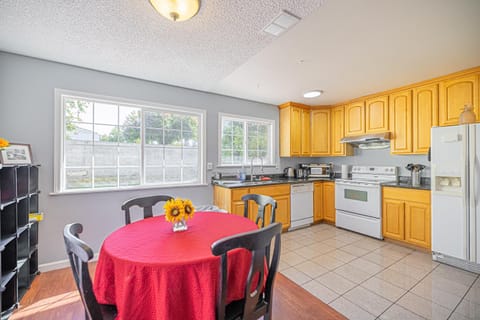 Family and Business Friendly Home near Great Mall & BART - 2640 House in Milpitas