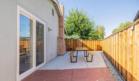 Family and Business Friendly Home near Great Mall & BART - 2640 House in Milpitas