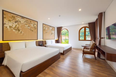 Bed, TV and multimedia, Living room, Photo of the whole room, Bedroom