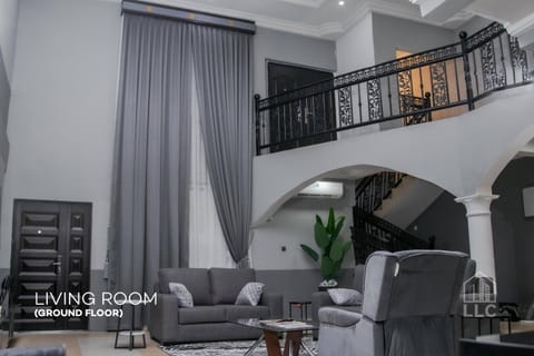 Living room, Seating area