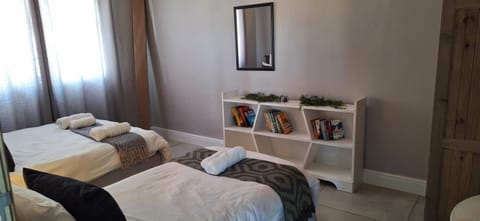 Family Cottage no 4 Apartment in Western Cape