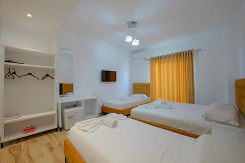 Bed, towels