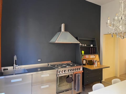 Kitchen or kitchenette, Kitchen or kitchenette, Dining area, stove