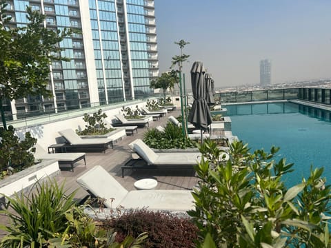Swimming pool, Swimming pool