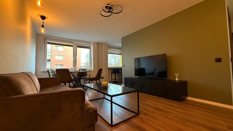 Communal lounge/ TV room, TV and multimedia, Living room, Seating area