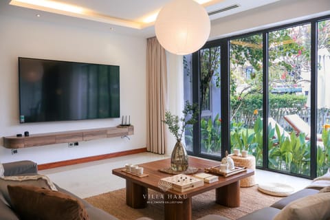 Living room, Photo of the whole room