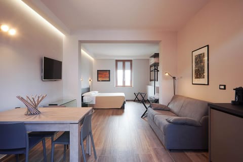 Communal lounge/ TV room, Living room, Dining area