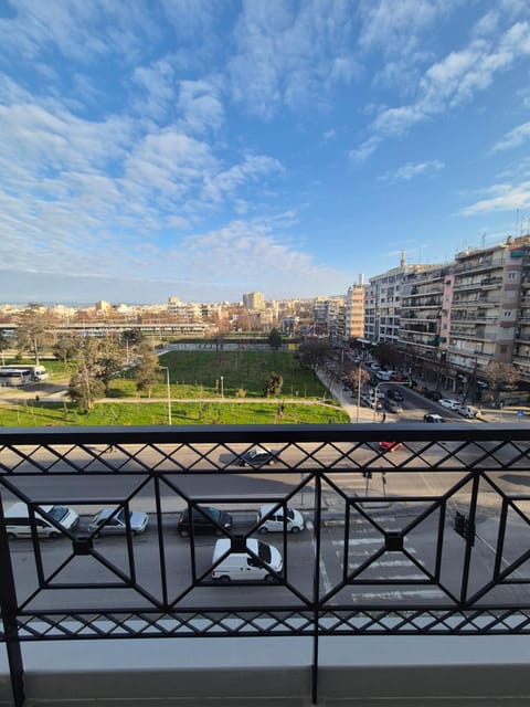 Balcony/Terrace, City view