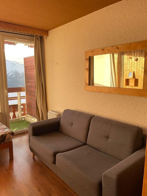 Les Pleiades YourHostHelper Apartment in Huez