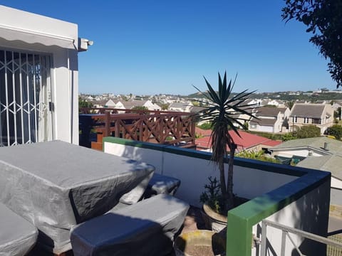 View (from property/room), Balcony/Terrace
