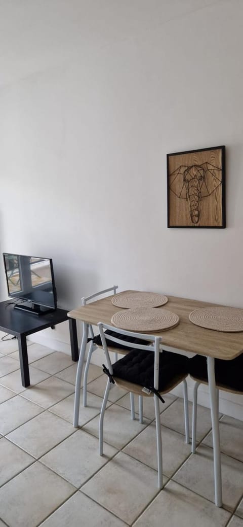 Studio moderne à Évian, lac, port et thermes Apartment in Évian-les-Bains