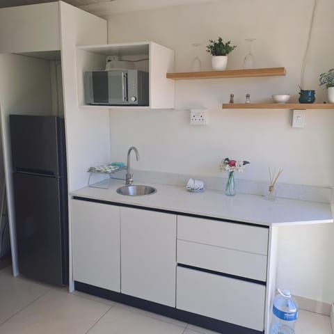 Peaceful one bedroom guesthouse in Rondebosch Bed and Breakfast in Cape Town