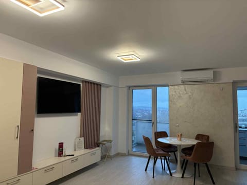 TV and multimedia, Living room, Dining area, air conditioner