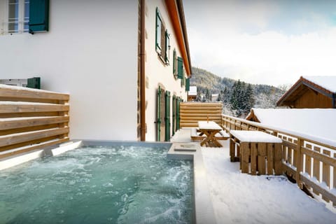 Day, Natural landscape, Winter, Hot Tub, Mountain view, Area and facilities