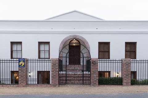 Property building, Facade/entrance