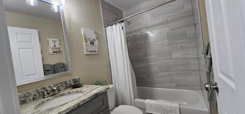 Stylish 2BR in Ocala Near WEC & FAST Apartment in Ocala