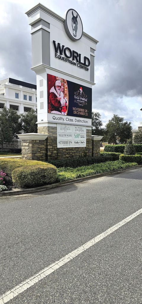 Stylish 2BR in Ocala Near WEC & FAST Apartment in Ocala