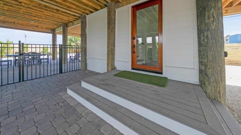 8 BR 6 BA Pool & Hot Tub Pickleball Fun House in Okaloosa Island