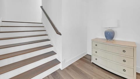 8 BR 6 BA Pool & Hot Tub Pickleball Fun House in Okaloosa Island