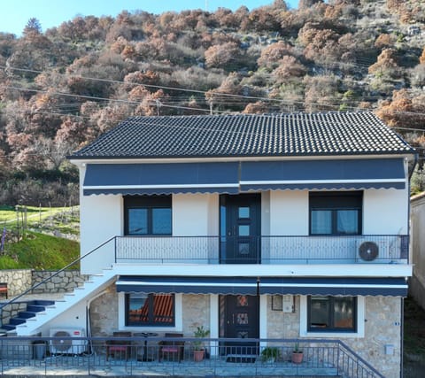 Quiet pocket lake view Apartment in North Macedonia