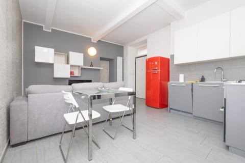 Casa Karina Moderno Bilocale nel Centro Storico di Pinerolo Apartment in Piedmont