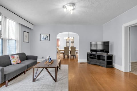 TV and multimedia, Living room, Seating area