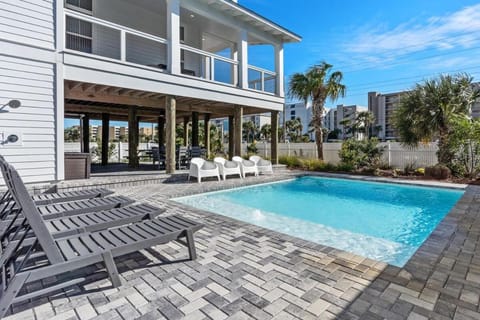 5 BR 4 BA Private Pool Pickleball Fun House in Okaloosa Island