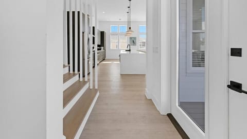 8 BR 6 BA Pool & Hot Tub & Pickleball Fun House in Okaloosa Island