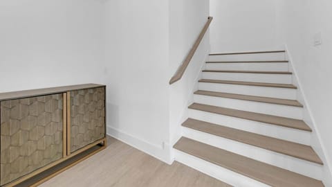 8 BR 6 BA Pool & Hot Tub & Pickleball Fun House in Okaloosa Island