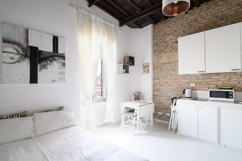 White Ostilia Apartments Apartment in Rome