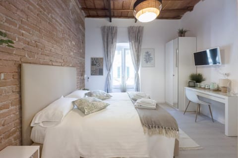 White Ostilia Apartments Apartment in Rome
