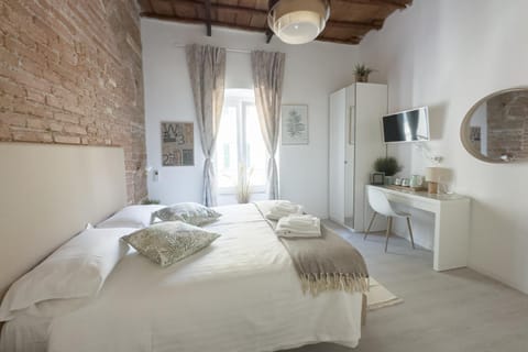 White Ostilia Apartments Apartment in Rome