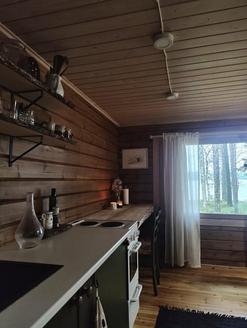 Söpö mökki luonnon rauhassa House in Rovaniemi