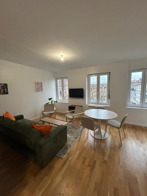 Communal lounge/ TV room