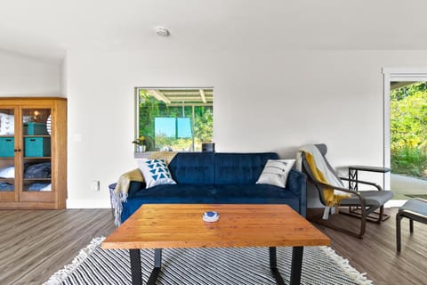 Lilliwaup Stay - 22 Acres, water Views, Beach Access House in Hood Canal