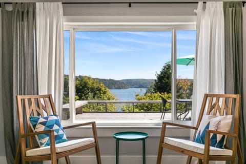 Lilliwaup Stay - 22 Acres, water Views, Beach Access House in Hood Canal