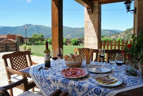 Patio, Mountain view