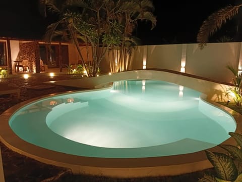 Swimming pool, Breakfast