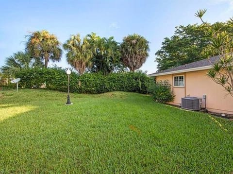 2 Bedroom 1 Bath Condo House in Fort Myers