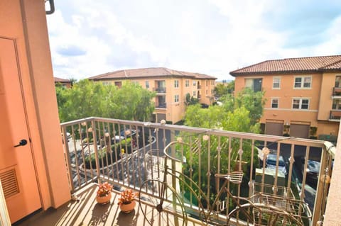 Stylish 2BR Foothill Escape in Irvine Apartment in Foothill Ranch