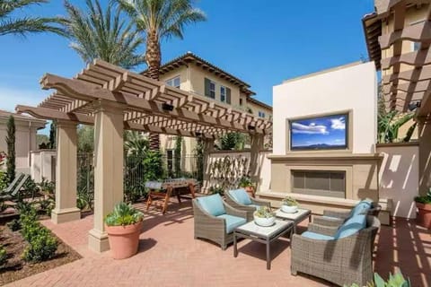 Stylish 2BR Foothill Escape in Irvine Apartment in Foothill Ranch