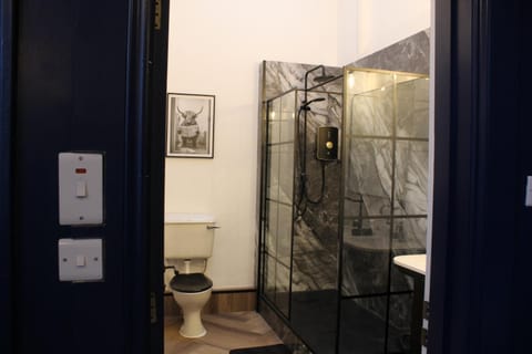 89A Bank Street 3 bedroom Apartment in Scotland