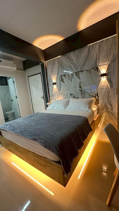 Bed, Bedroom